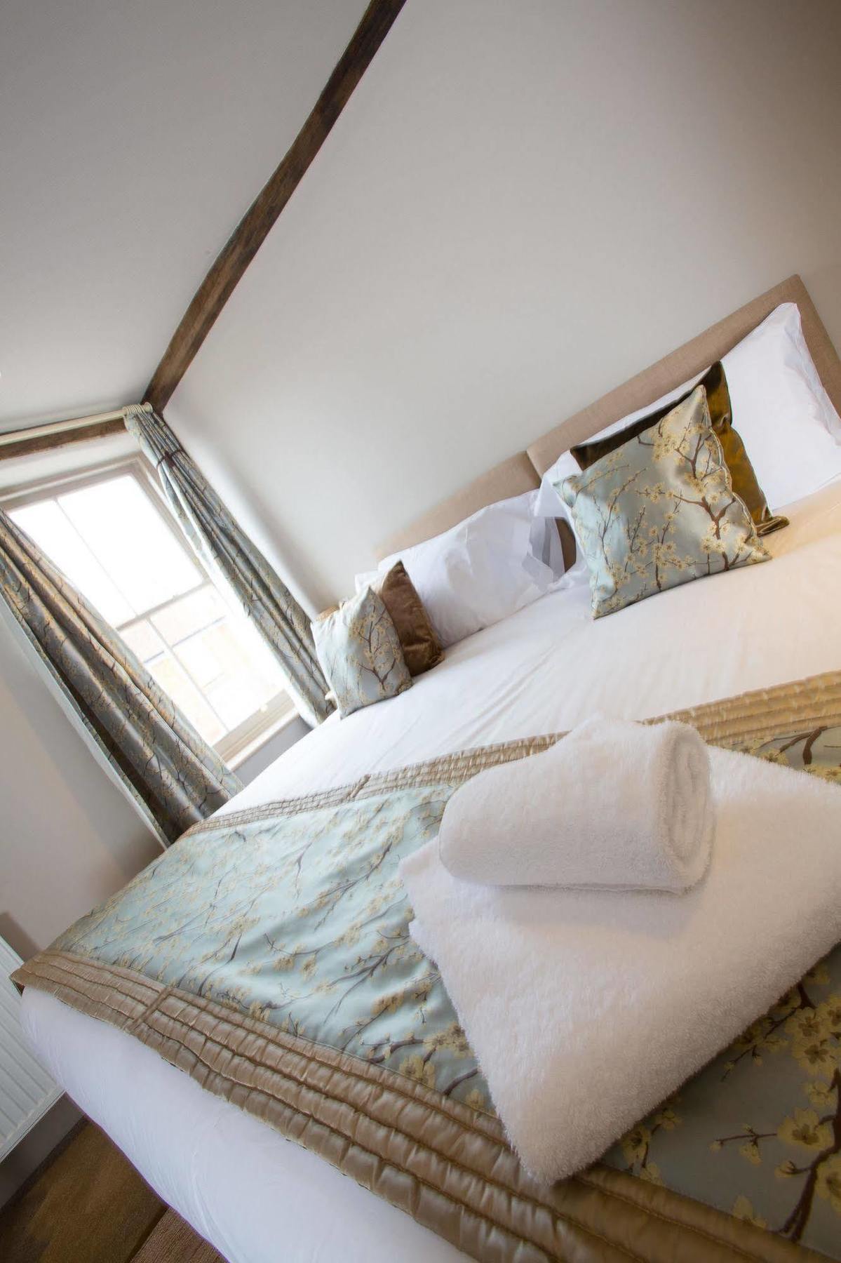 The Harvard Inn Stock Buitenkant foto